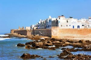 Essaouira es una ciudad que ha enamorado a personajes famosos como ... En esta excursión de un día visitaremos Essaouira, La Perla del Atlántico, una ...
